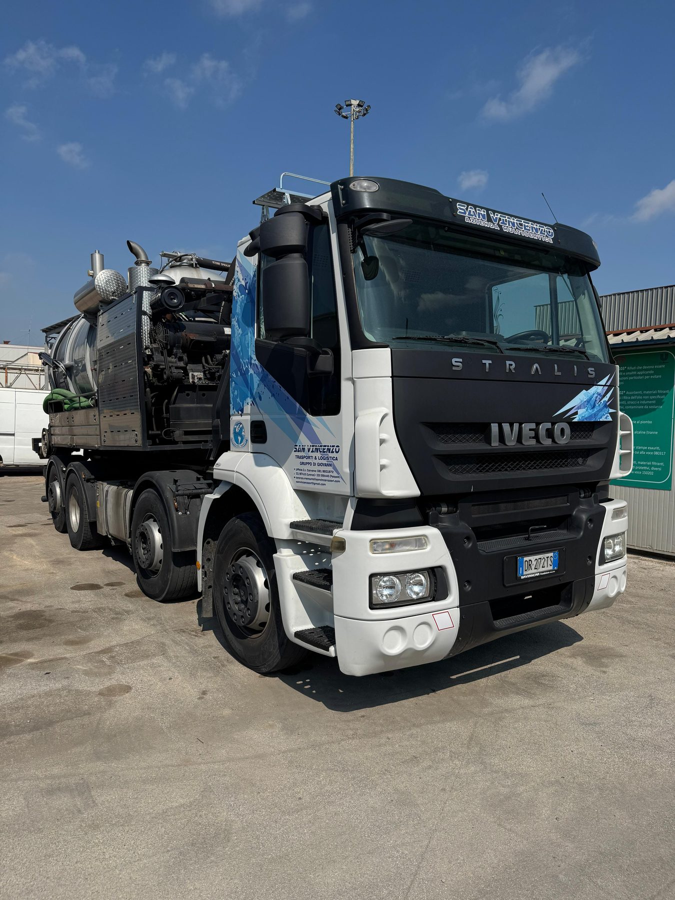 Autospurgo canal-jet su Iveco Stralis a 4 assi